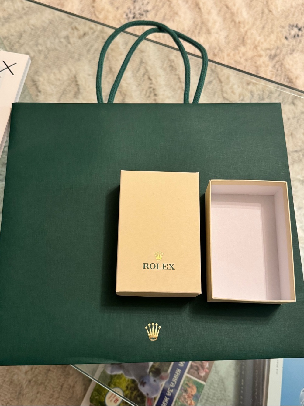 Rolex Green Gift Bag with Beige Box and Gold Logo - Picture 3 of 4